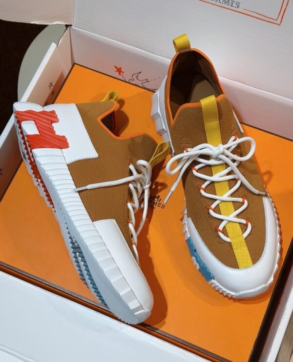 HRMS Knit & Leather Low-Top Trainers – Brown with Yellow Stripe