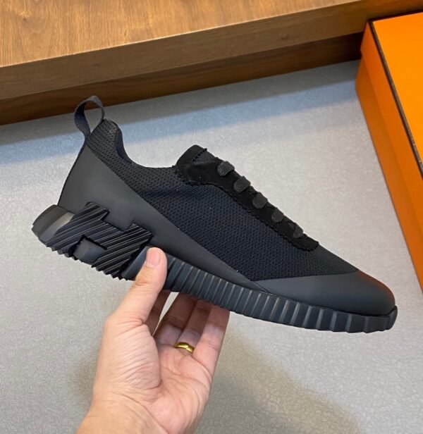 HRMS Mesh Low-Top Trainers – Triple Black