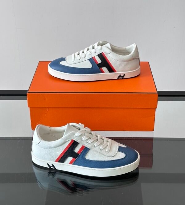 4 HRMS Boomerang Leather Trainer – White with Bleu Allure & Multicolor Accents