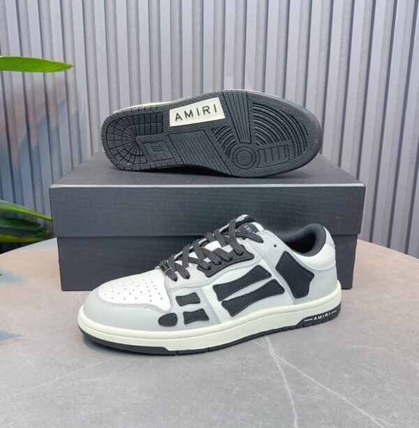 AMR Skel Leather Trainers – Light Grey with Black Accents