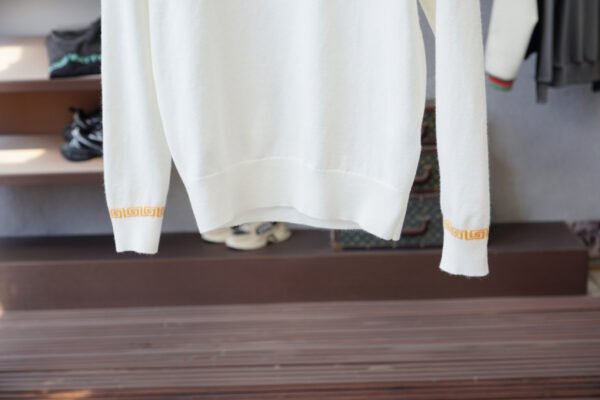 VRSC High Neck Medusa Logo Print Collar Jumper