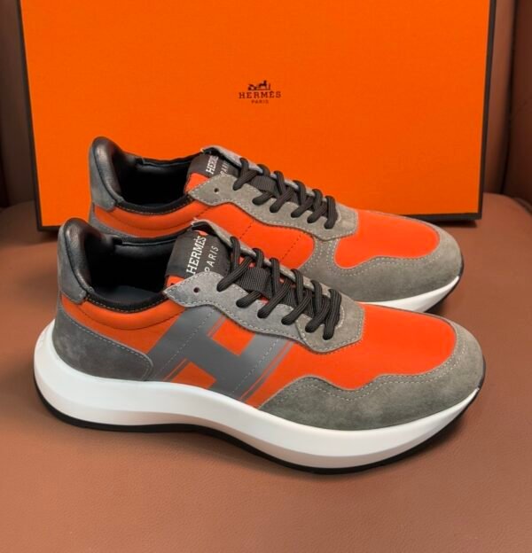 4 HRMS Suede Low-Top Trainers – Orange & Grey