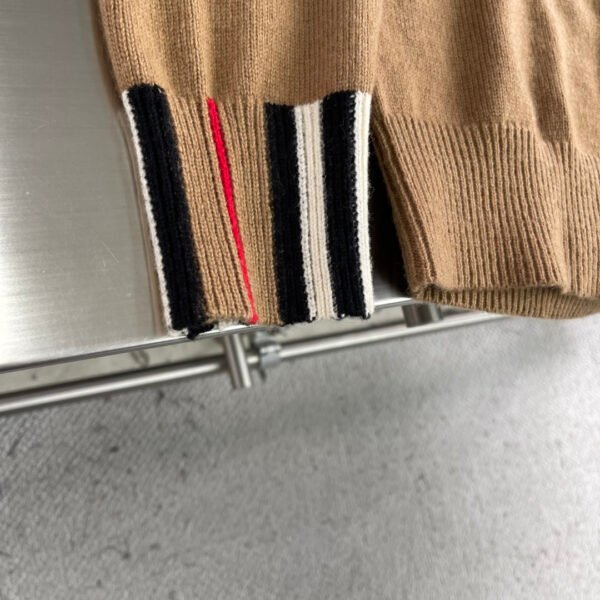 BRBY Striped Ribbed Crew Neck Knit Jumper - Brown