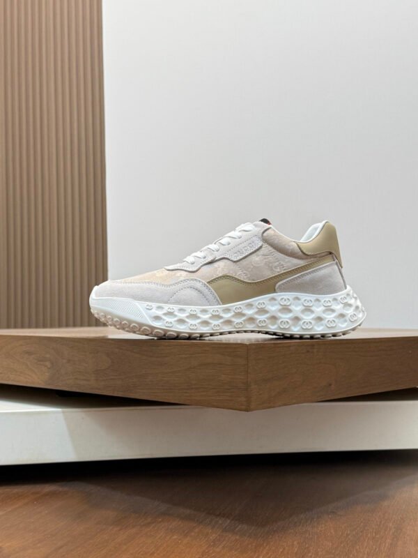 GCCI Trainers with Contrast Panels and Textured Sole - Beige