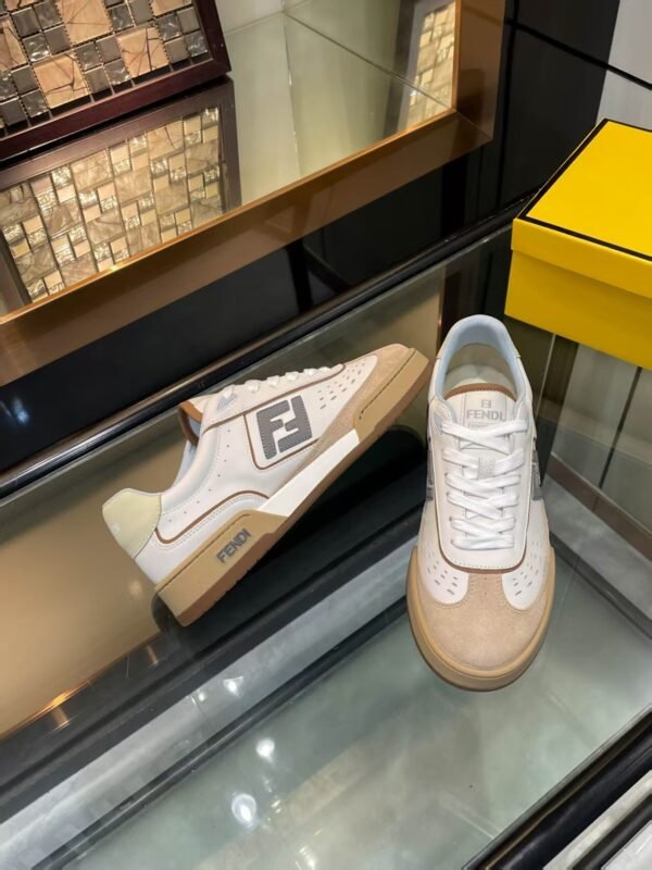 463a1707 FND Low-Top Trainers with Logo Panel - White/ Sand Beige