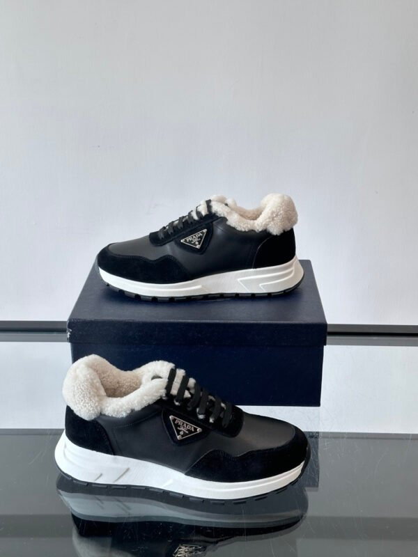 474ca286 PRDA Low-Top Trainers with Plush Lined Collar - Black