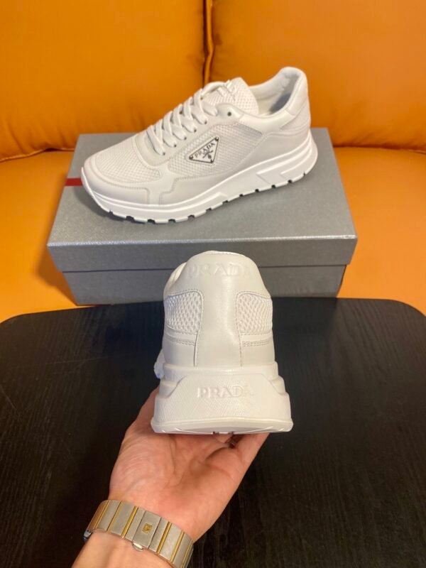 PRDA Low-Top Trainers with Breathable Mesh Panel Details - White