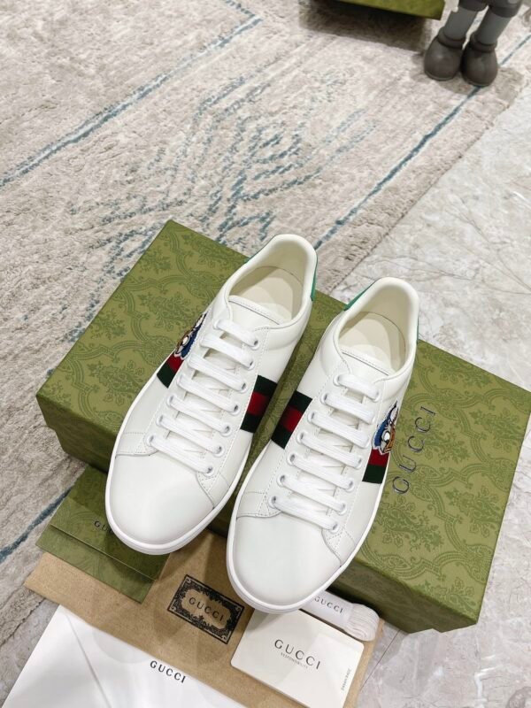 GCCI Trainers with Side Stripe and Embroidered Accent - White