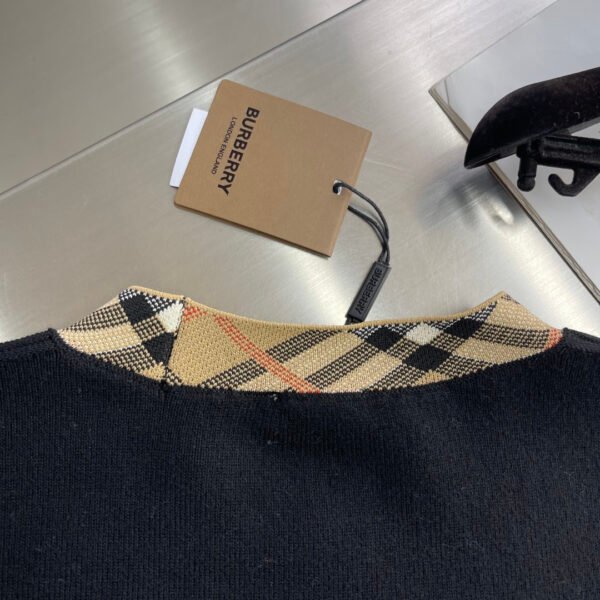 BRBY Crew Neck Jumper with Check Trim - Black