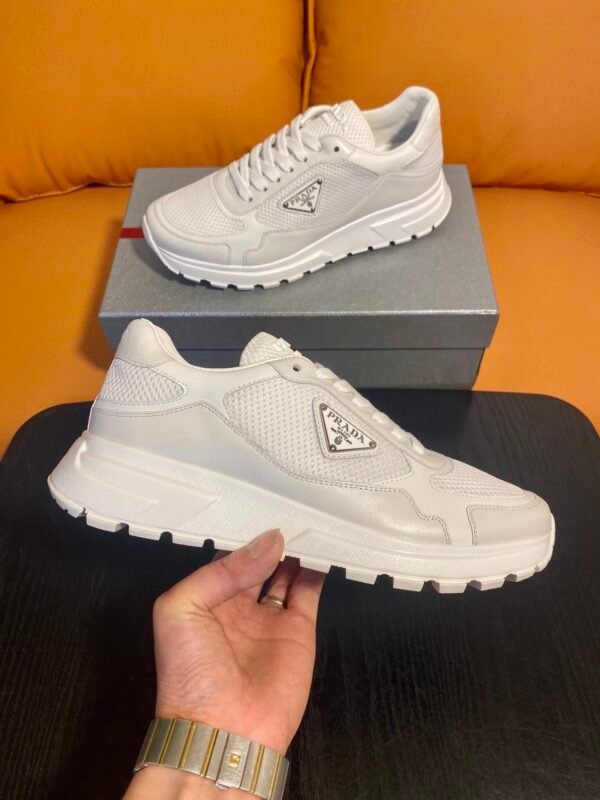 PRDA Low-Top Trainers with Breathable Mesh Panel Details - White