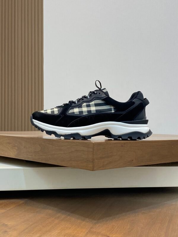BRBY Trainers with Contrast Check Panels - Black