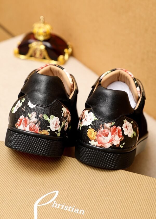 4e5c4ecf CLB Low-Top Trainers with Floral Trim detail - Black