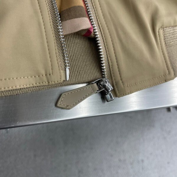 BRBY Collared Zip-Up Jacket - Beige