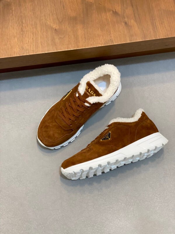 4f41108f PRDA Low-Top Trainers with Plush Lined Collar - Brown