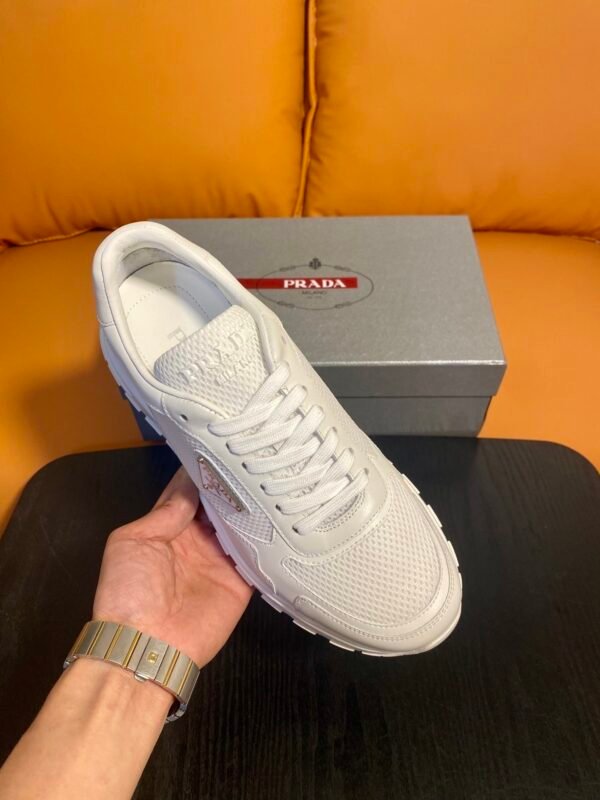 PRDA Low-Top Trainers with Breathable Mesh Panel Details - White