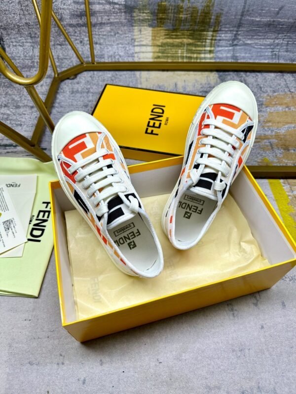 4f82efda FND Low-Top Trainers with All-Over Logo Pattern - Black/Orange