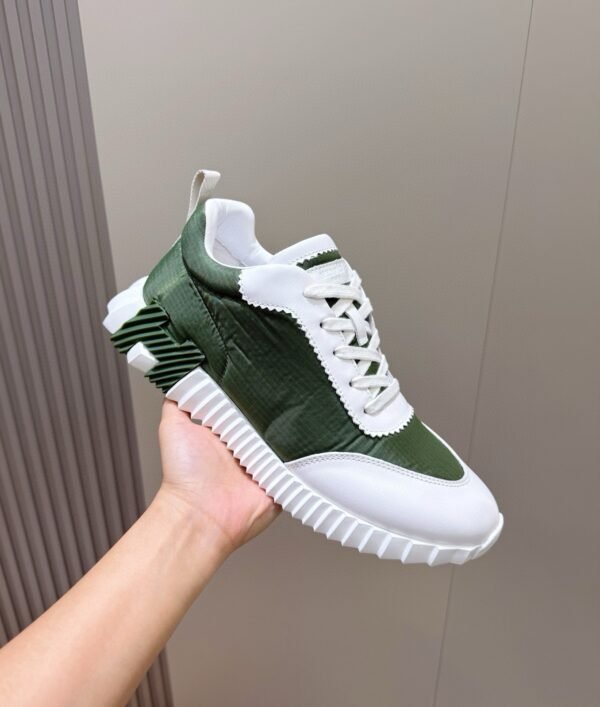 HRMS Technical Knit with Leather Accents Trainers – Green & White