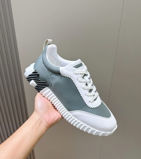 HRMS Technical Knit with Leather Accents Trainers – Grey & White