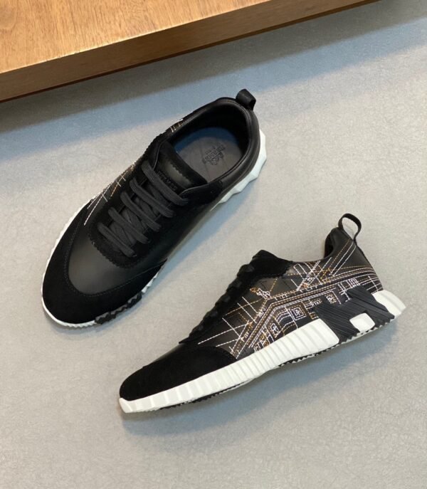 HRMS Circuit Board Pattern Suede & Leather Trainers – Black