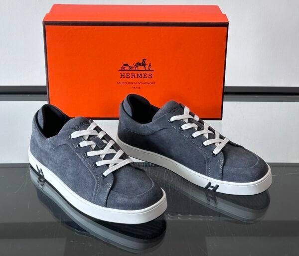 HRMS Low-Top Skate Suede Trainers – Grey