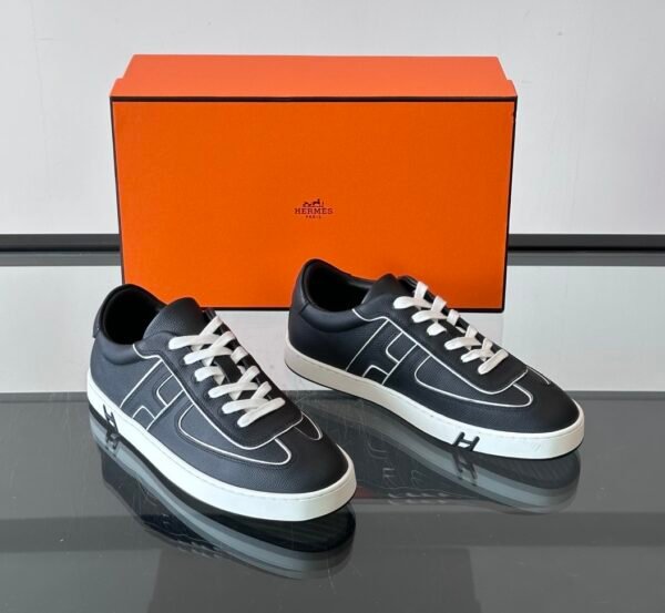 HRMS Boomerang Leather Trainers – Black with White Accents