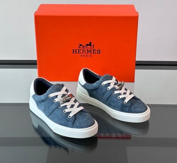 HRMS Day Suede Trainers with Functional Kelly Buckle – Grey