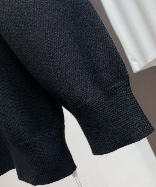 VRSC Medusa Motif Crewneck Jumper with Greca Sleeve Detail – Black