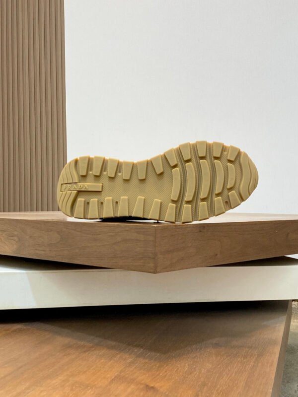 PRDA Low-Top Trainers with Navy Panels