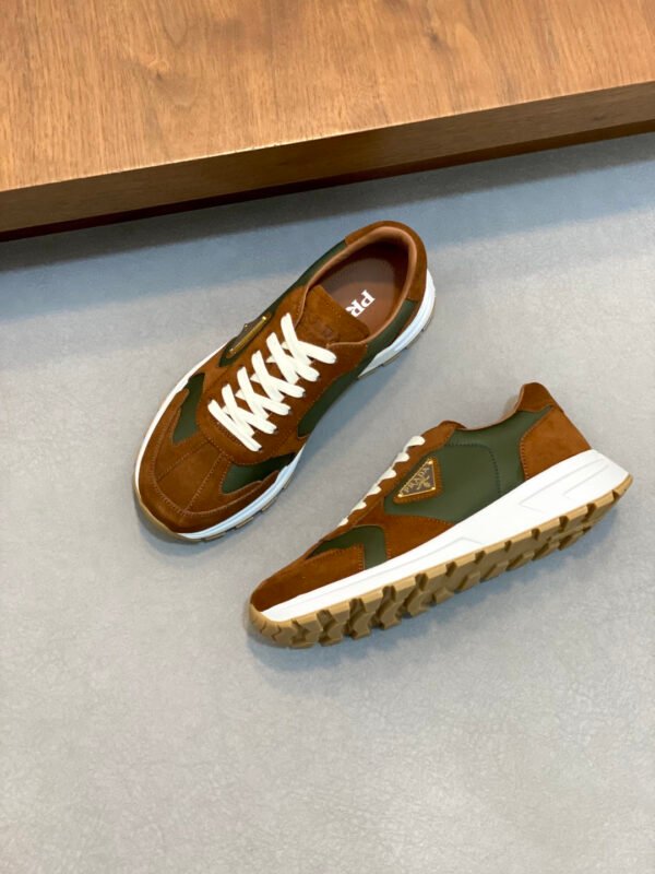 PRDA Low-Top Trainers in Brown and Green Panels