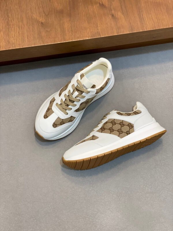 GCCI Trainers with Monogram-Style Contrast Panels - White/tan