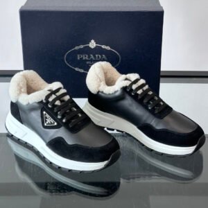 PRDA Low-Top Trainers with Plush Lined Collar - Black
