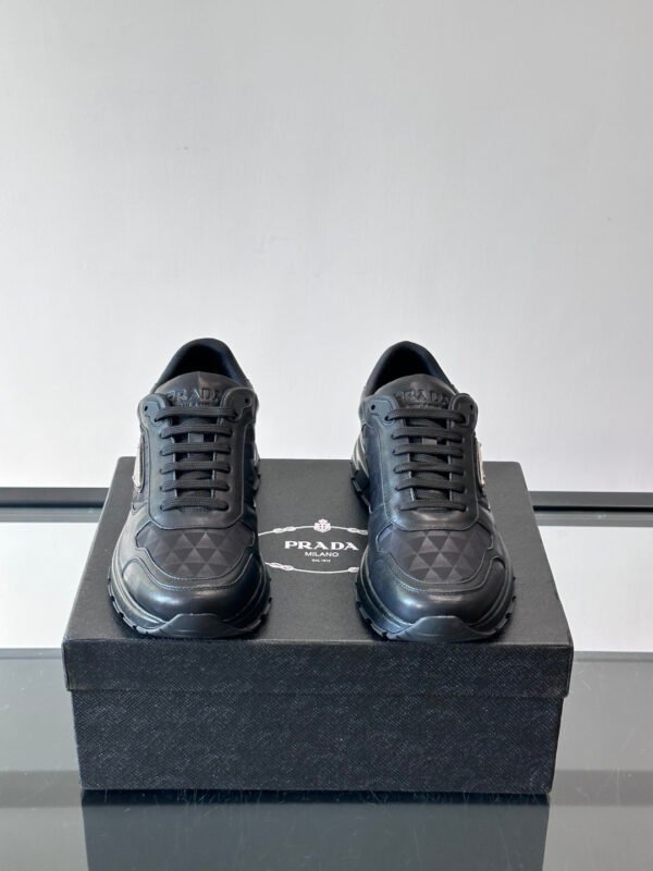 5abc51fd PRDA Trainers with Black Geometric Panel Details