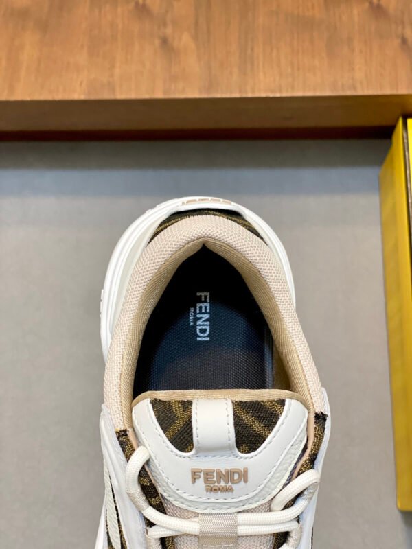 5aeb7c6a FND Low-Top Trainers with Subtle Beige Accents - White