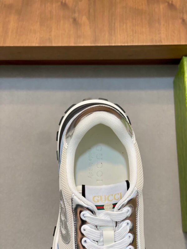 5c8f837c GCCI Low-Top Trainers with Logo Patch - Ice Blue/Beige