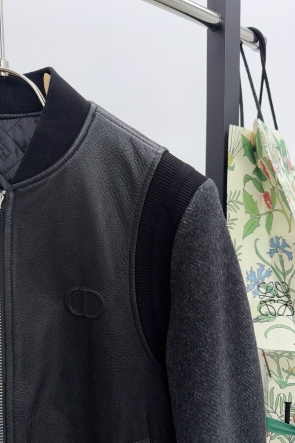 5e7bdd82 CD Zip-Up Jacket