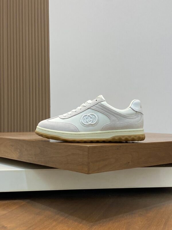 GCCI Low-Top Trainers with Logo Patch Detail - off-White/Ivory