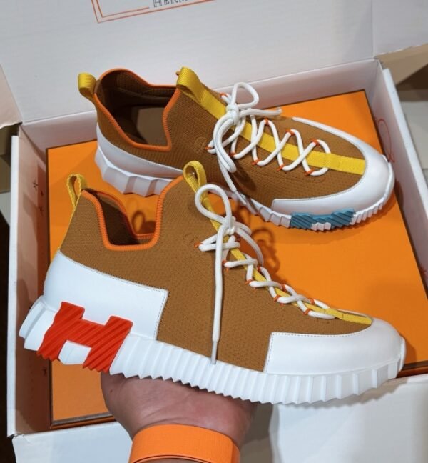 HRMS Knit & Leather Low-Top Trainers – Brown with Yellow Stripe