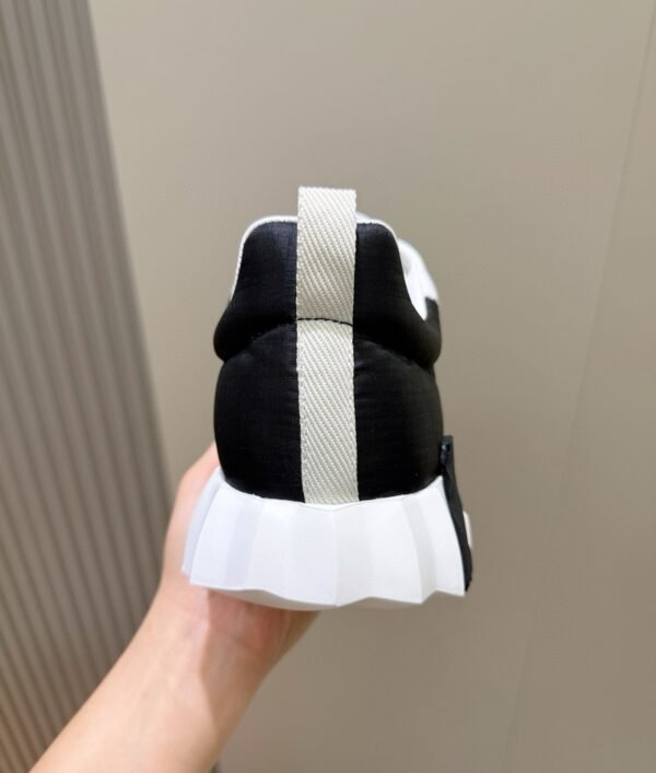 HRMS Technical Knit with Leather Accents Trainers – Black & White