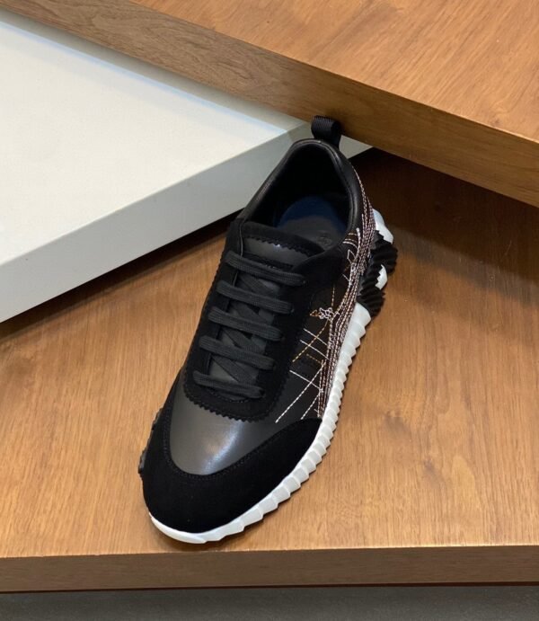 HRMS Circuit Board Pattern Suede & Leather Trainers – Black