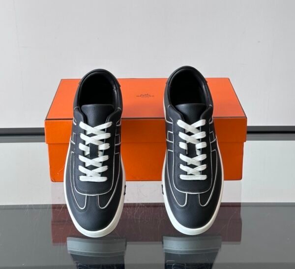 HRMS Boomerang Leather Trainers – Black with White Accents