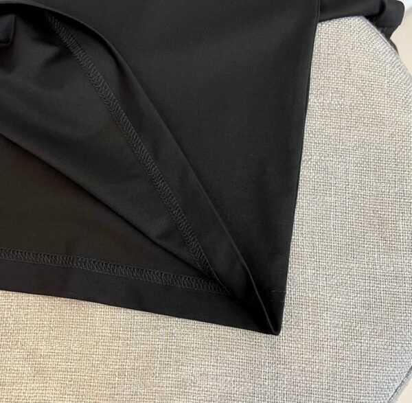 6 BLMN Gold-tone Logo-Print Geometric Textured Detail T-Shirt - Black