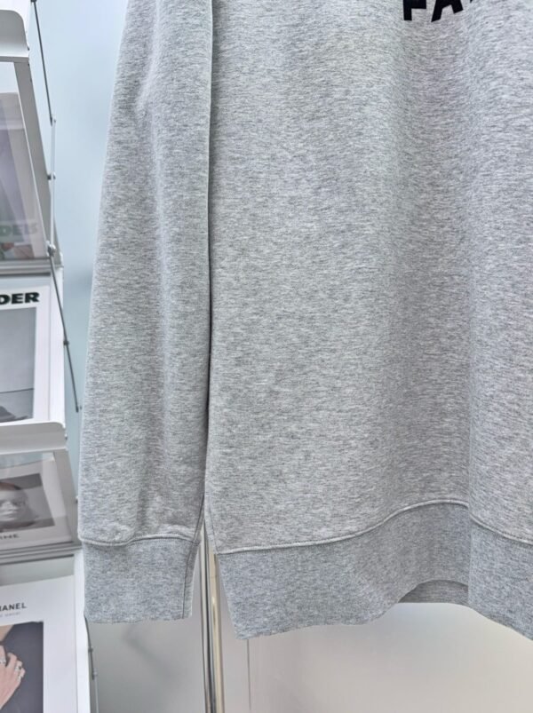 6 BLMN Logo Print Crewneck Long-Sleeves Tee Jumper – Light Grey