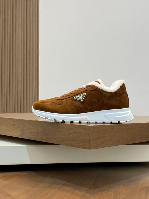 61f76d38 PRDA Low-Top Trainers with Plush Lined Collar - Brown