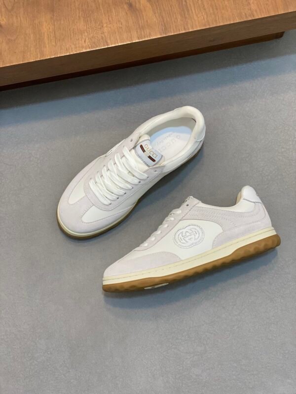 GCCI Low-Top Trainers with Logo Patch Detail - off-White/Ivory