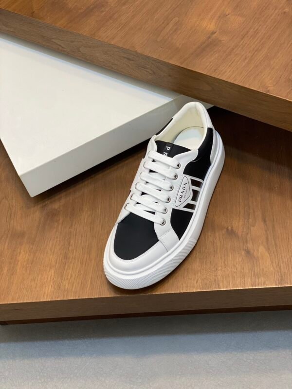 PRDA Trainers in Black and White with Contrast Side Panels