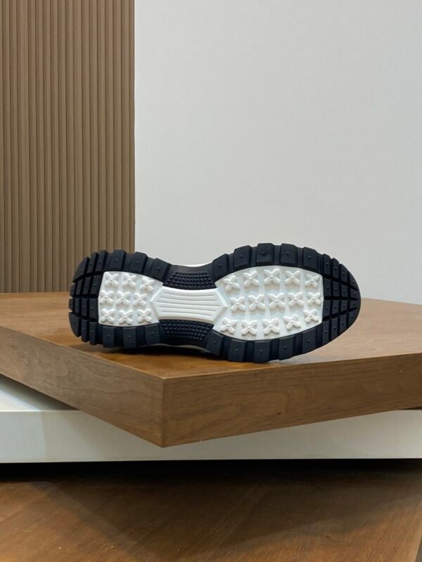 6bc190e0 BRBY Low-Top Trainers with Contrast Panels - Brown/Grey