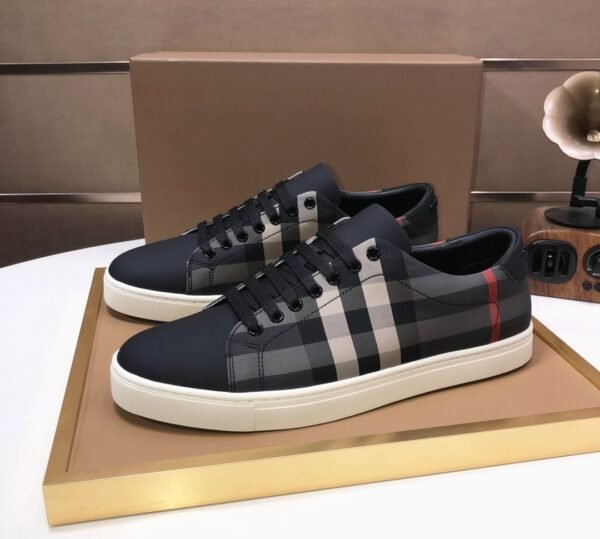 BRBY Low-Top Trainers with Check Pattern - Black