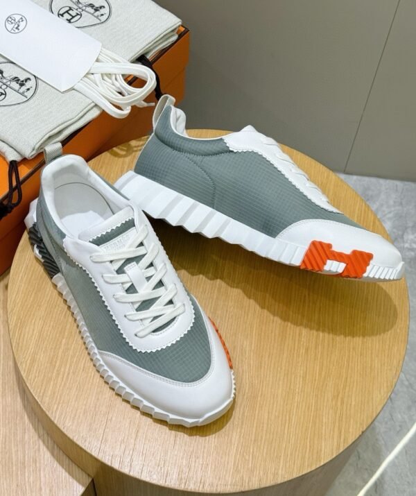 HRMS Technical Knit with Leather Accents Trainers – Grey & White