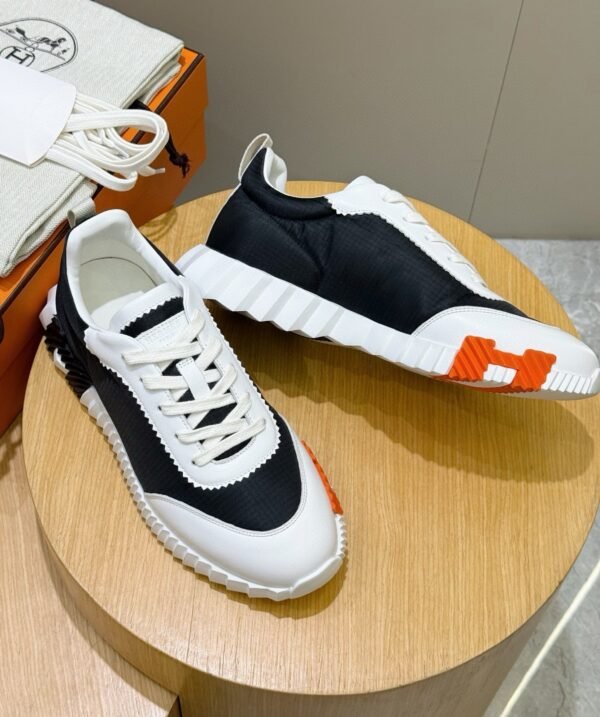 HRMS Technical Knit with Leather Accents Trainers – Black & White