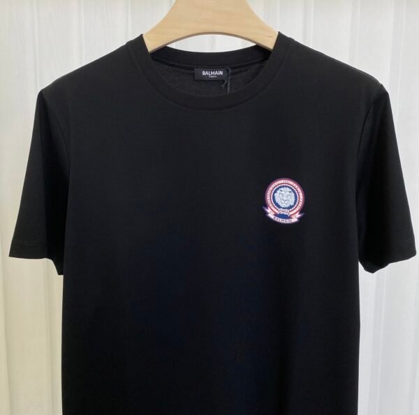 7 BLMN Lion Crest Two-Tone Logo Round Neck T-Shirt